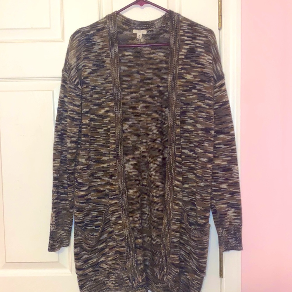 Selling a Cardigan For the Fall🍁